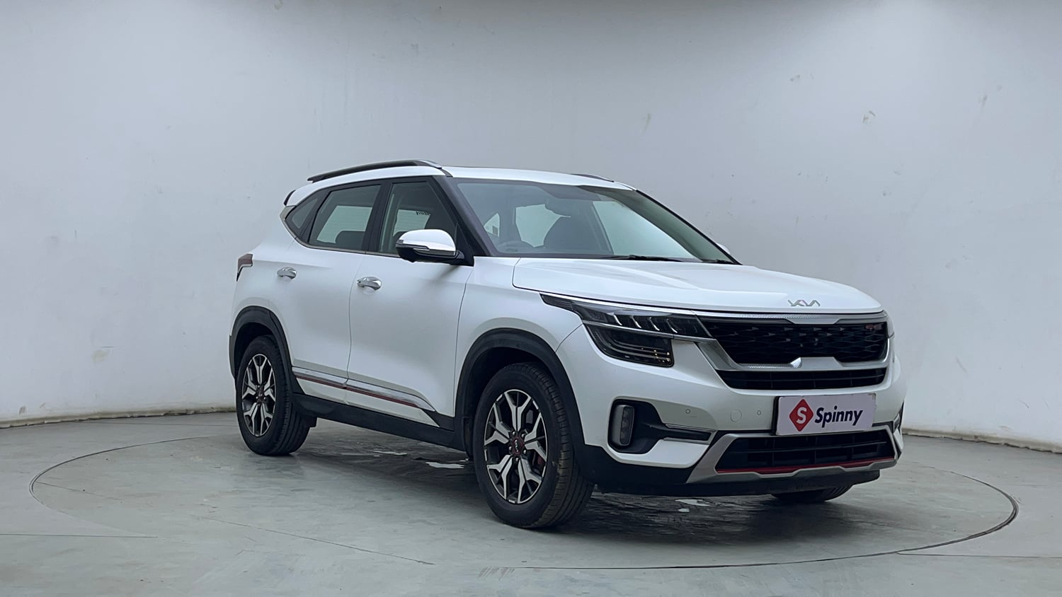 Used 2022 Kia Seltos GTX Plus 1.4 Petrol Manual exterior RIGHT FRONT CORNER VIEW