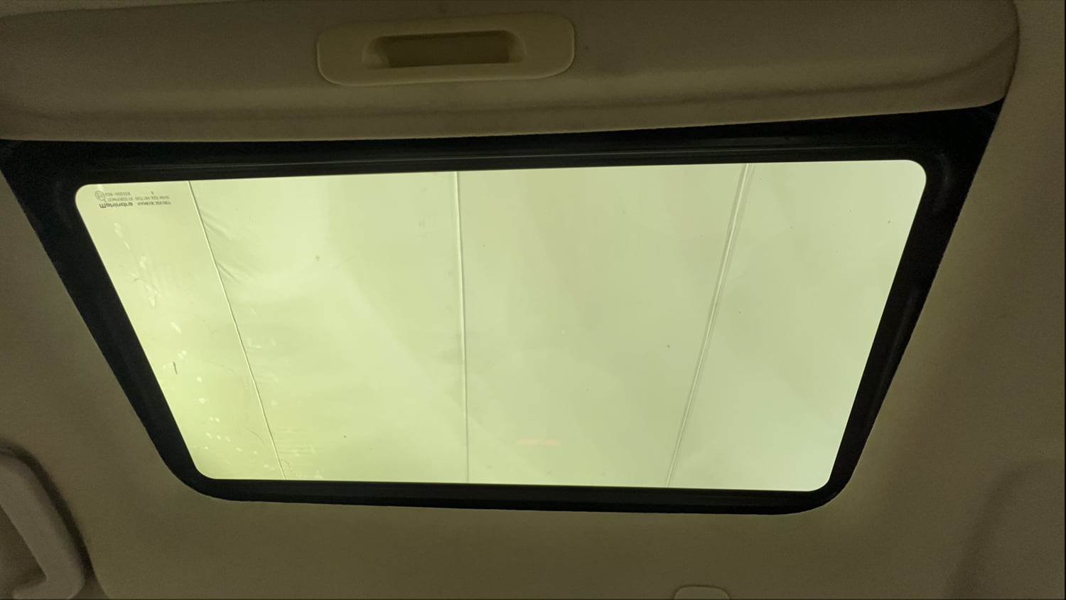 Used 2019 Mahindra XUV 300 1.2 W8 (O) Petrol Manual top_features Sunroof