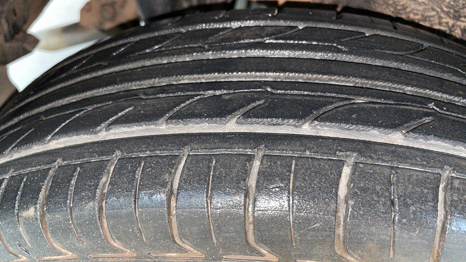 Used 2012 Maruti Suzuki Wagon R 1.0 VXi Petrol Manual tyres RIGHT REAR TYRE TREAD VIEW