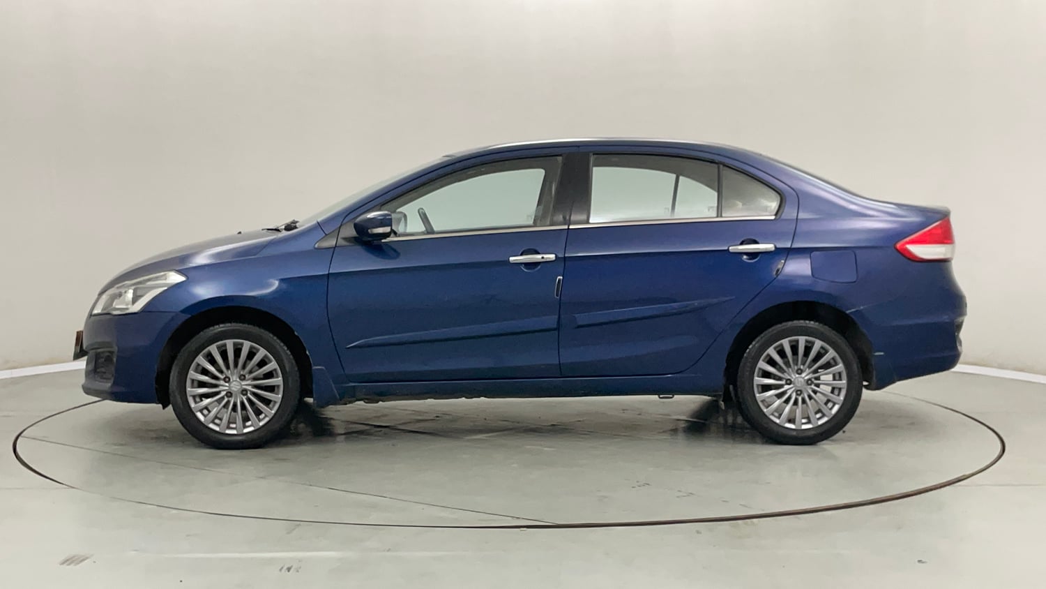 Used 2017 Maruti Suzuki Ciaz Alpha 1.4 MT Petrol Manual exterior LEFT SIDE VIEW