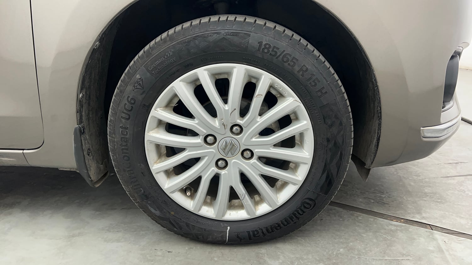 Used 2018 Maruti Suzuki Dzire ZXi Petrol Manual tyres RIGHT FRONT TYRE RIM VIEW