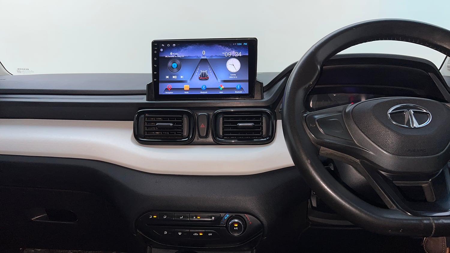 Used 2023 Tata Punch Pure iCNG Cng Manual interior MUSIC SYSTEM & AC CONTROL VIEW