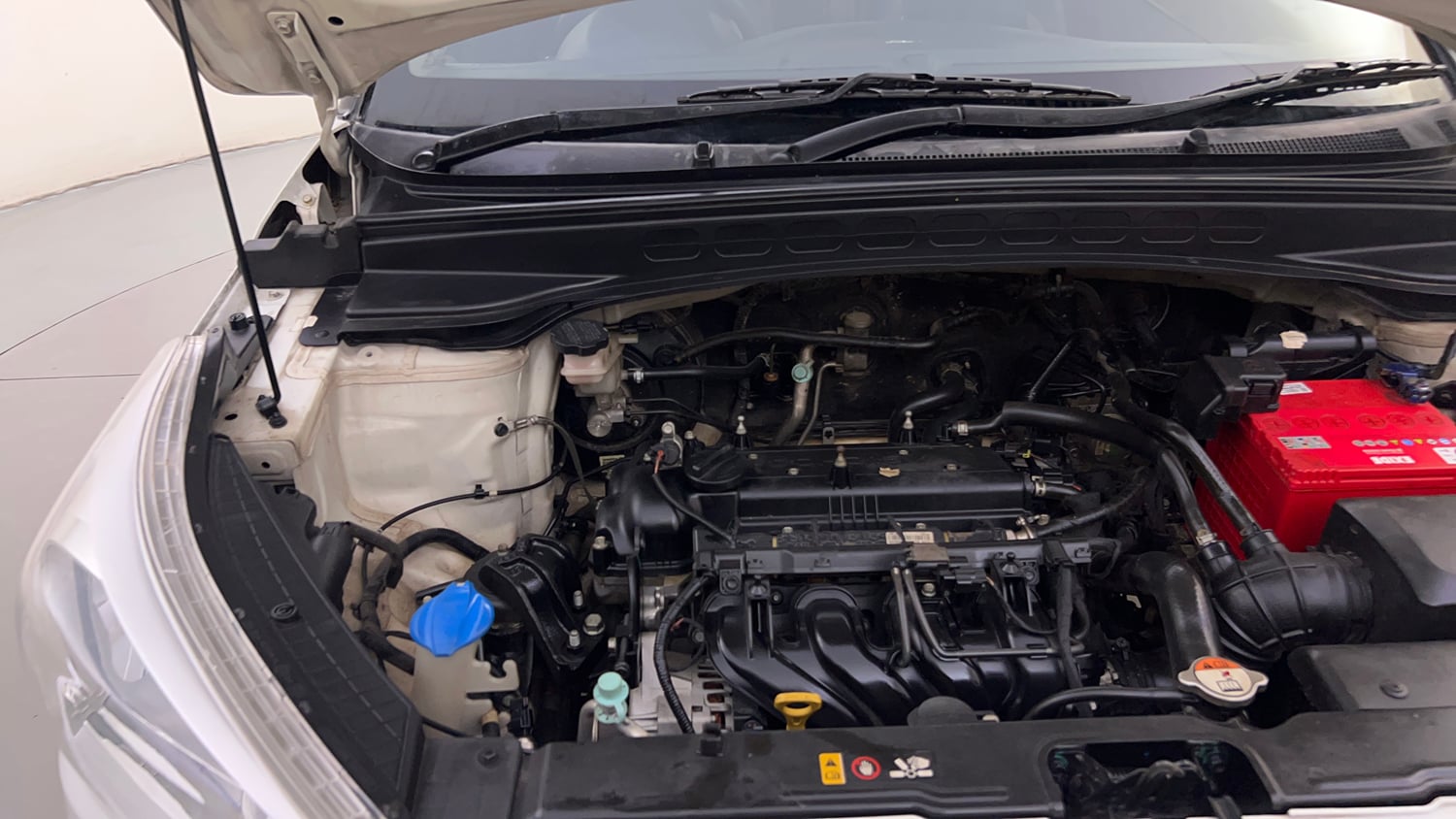 Used 2016 Hyundai Creta 1.6 Base Petrol Petrol Manual engine ENGINE RIGHT SIDE HINGE & APRON VIEW