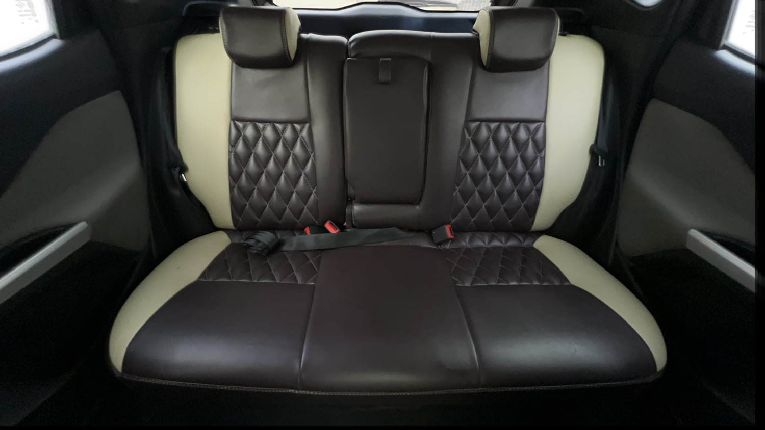 Used 2022 Nissan Magnite XV Turbo CVT Dual Tone Petrol Automatic interior REAR SEAT CONDITION VIEW
