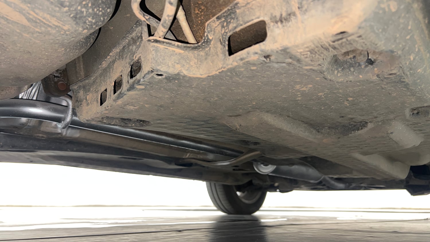 Used 2016 Volkswagen Ameo Highline1.2L (P) Petrol Manual extra REAR RIGHT UNDERBODY VIEW