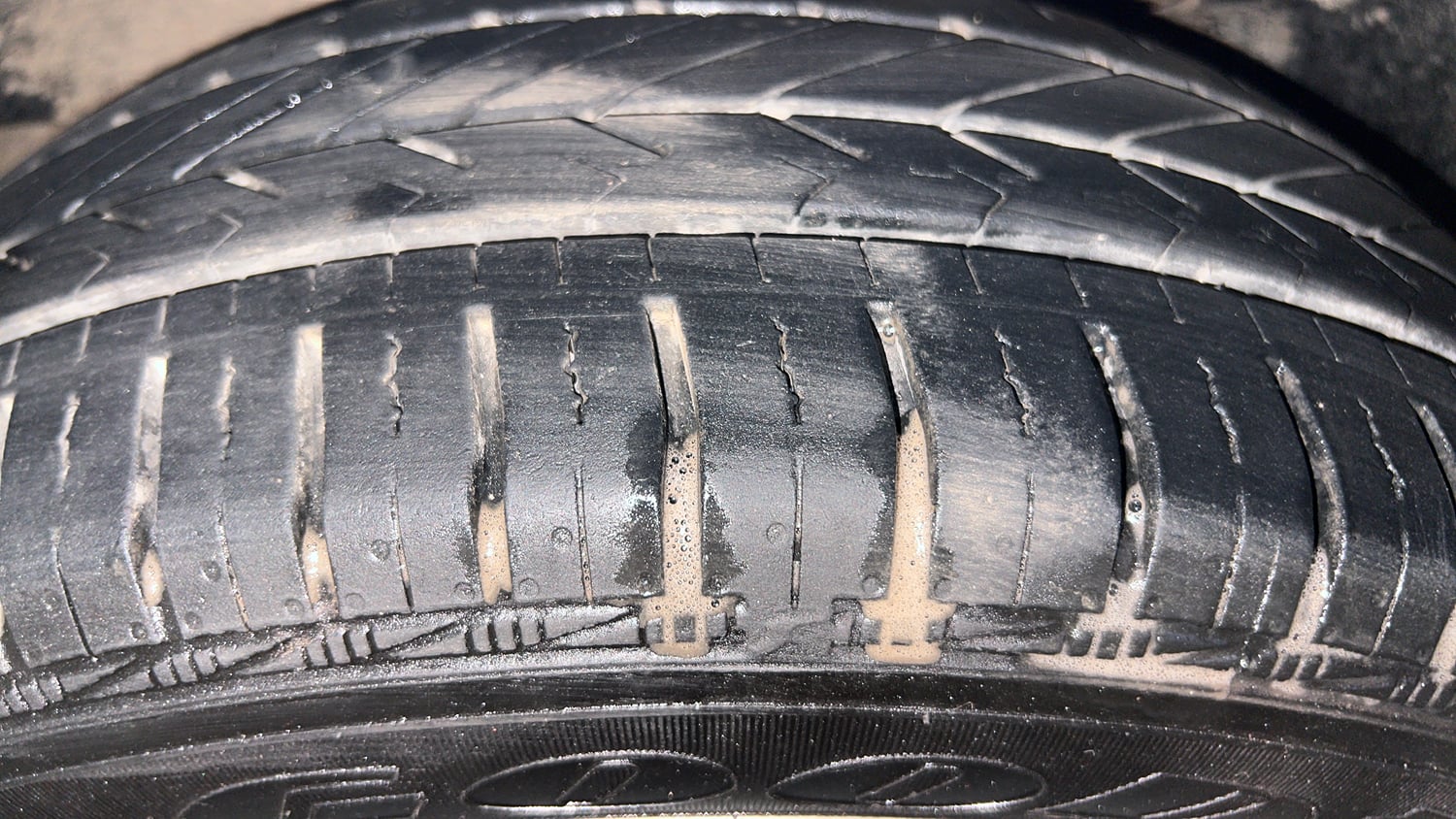 Used 2019 Maruti Suzuki Swift ZXi AMT Petrol Automatic tyres LEFT REAR TYRE TREAD VIEW