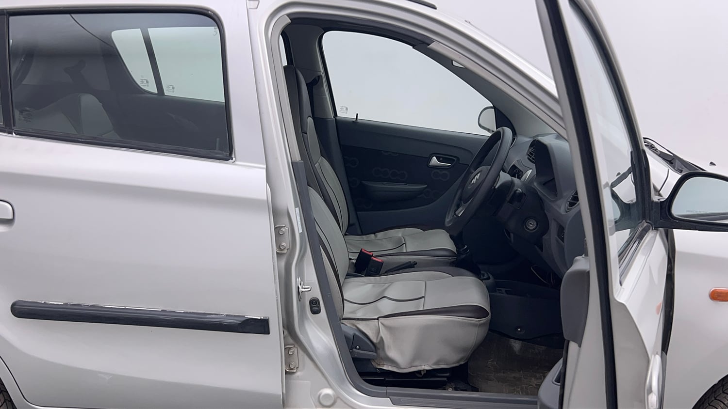 Used 2013 Maruti Suzuki Alto 800 Lxi Petrol Manual interior RIGHT SIDE FRONT DOOR CABIN VIEW