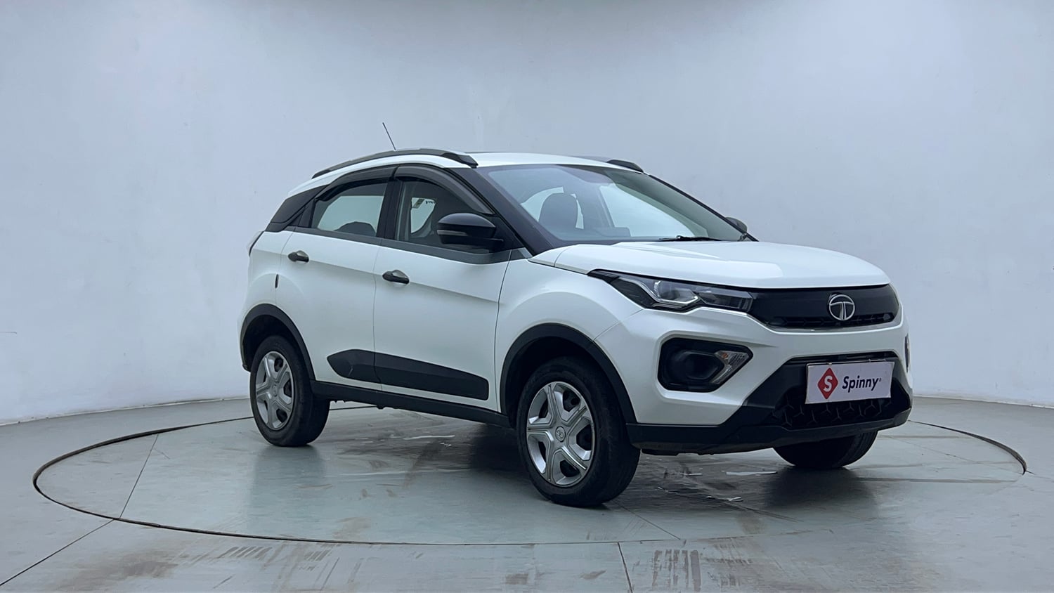 Used 2021 Tata Nexon XMA (S) Petrol Automatic exterior RIGHT FRONT CORNER VIEW