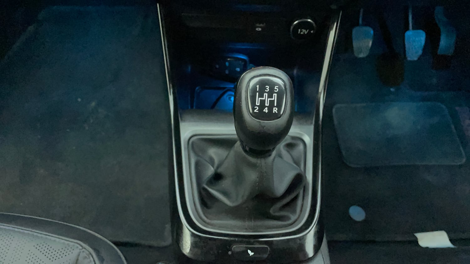 Used 2022 Tata Altroz XZ Plus Petrol Dark Edition Petrol Manual interior GEAR  KNOB VIEW