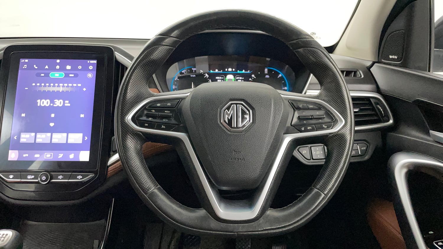 Used 2021 MG Motors Hector Plus Sharp 2.0 Diesel Turbo MT 6-STR Diesel Manual interior STEERING VIEW
