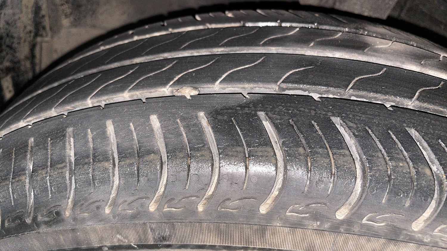 Used 2020 Honda Amaze 1.2 V MT Petrol Petrol Manual tyres LEFT FRONT TYRE TREAD VIEW