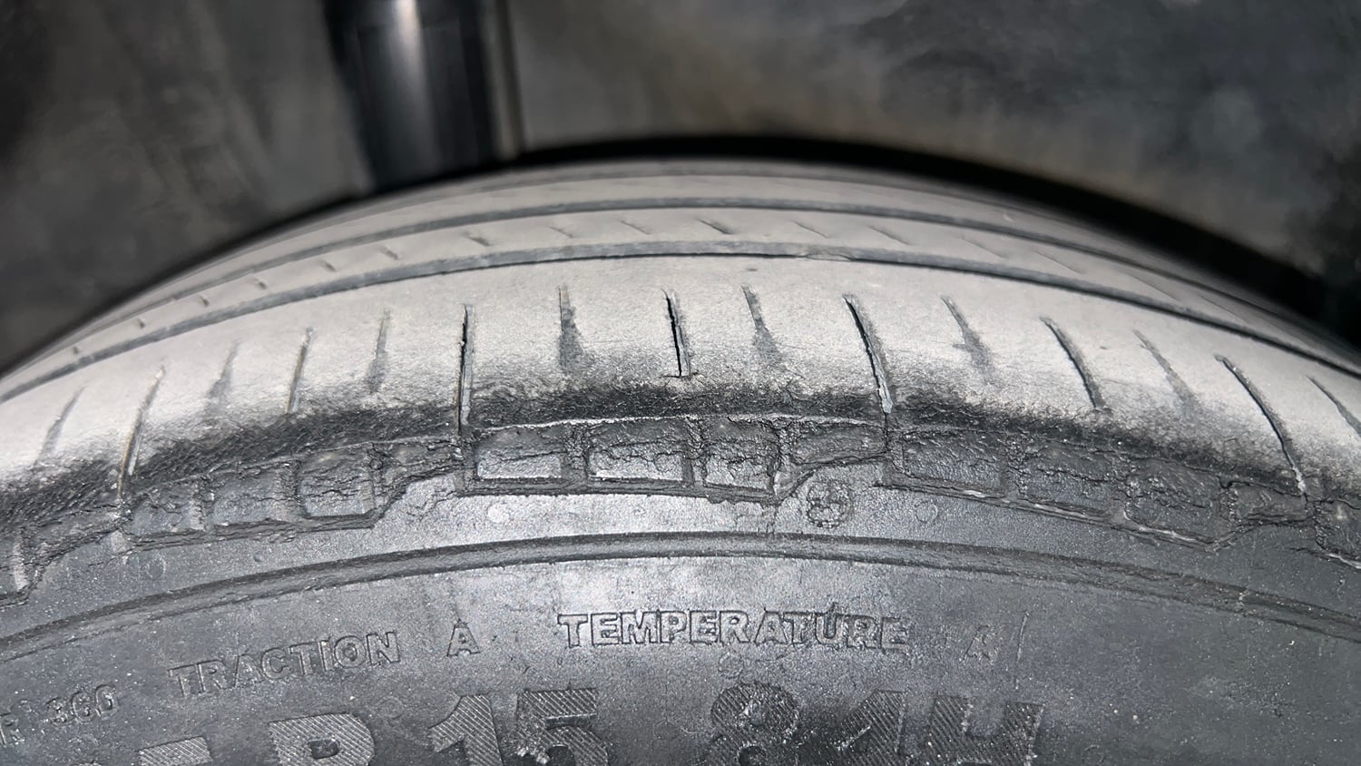 Used 2014 Honda City VX Diesel Diesel Manual tyres RIGHT REAR TYRE TREAD VIEW