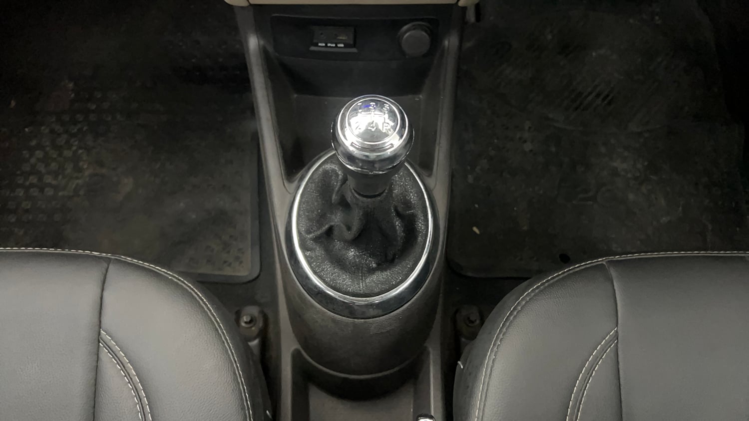 Used 2013 Hyundai i20 Sportz 1.2 Petrol Manual interior GEAR  KNOB VIEW