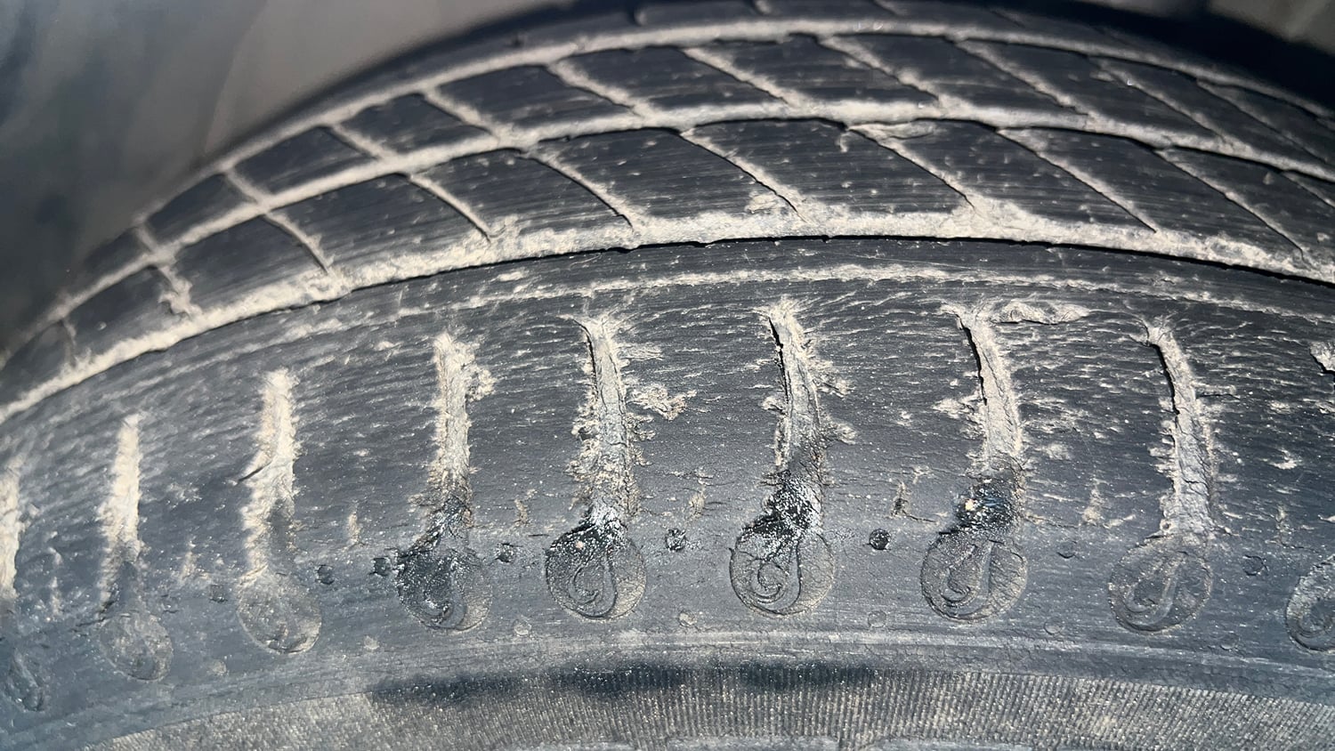Used 2021 Tata Tiago XZ Petrol Manual tyres LEFT FRONT TYRE TREAD VIEW