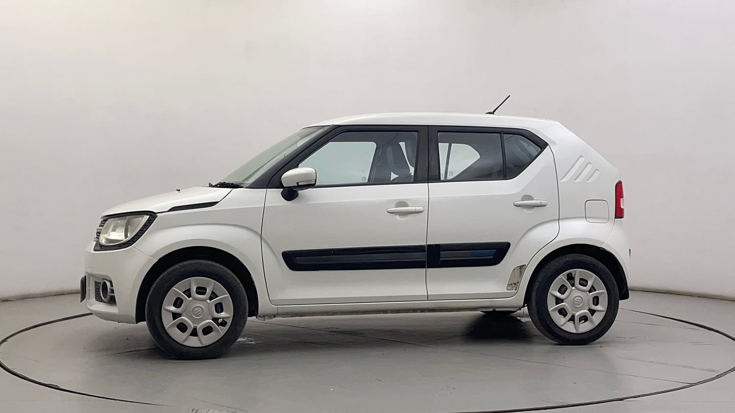 Used 2018 Maruti Suzuki Ignis Delta 1.2 MT Petrol Manual exterior LEFT SIDE VIEW