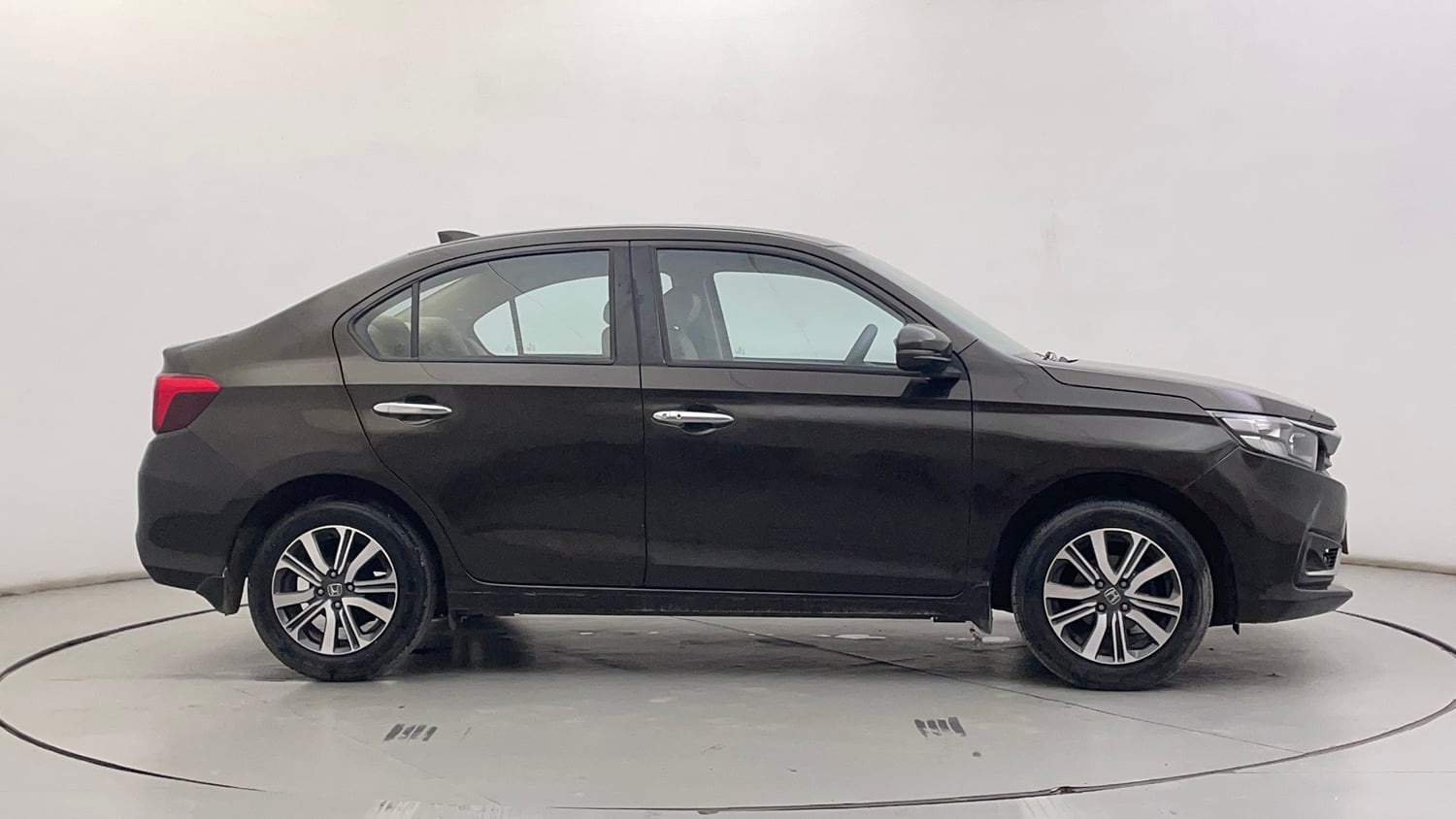 Used 2023 Honda Amaze VX CVT 1.2 Petrol Petrol Automatic exterior RIGHT SIDE VIEW