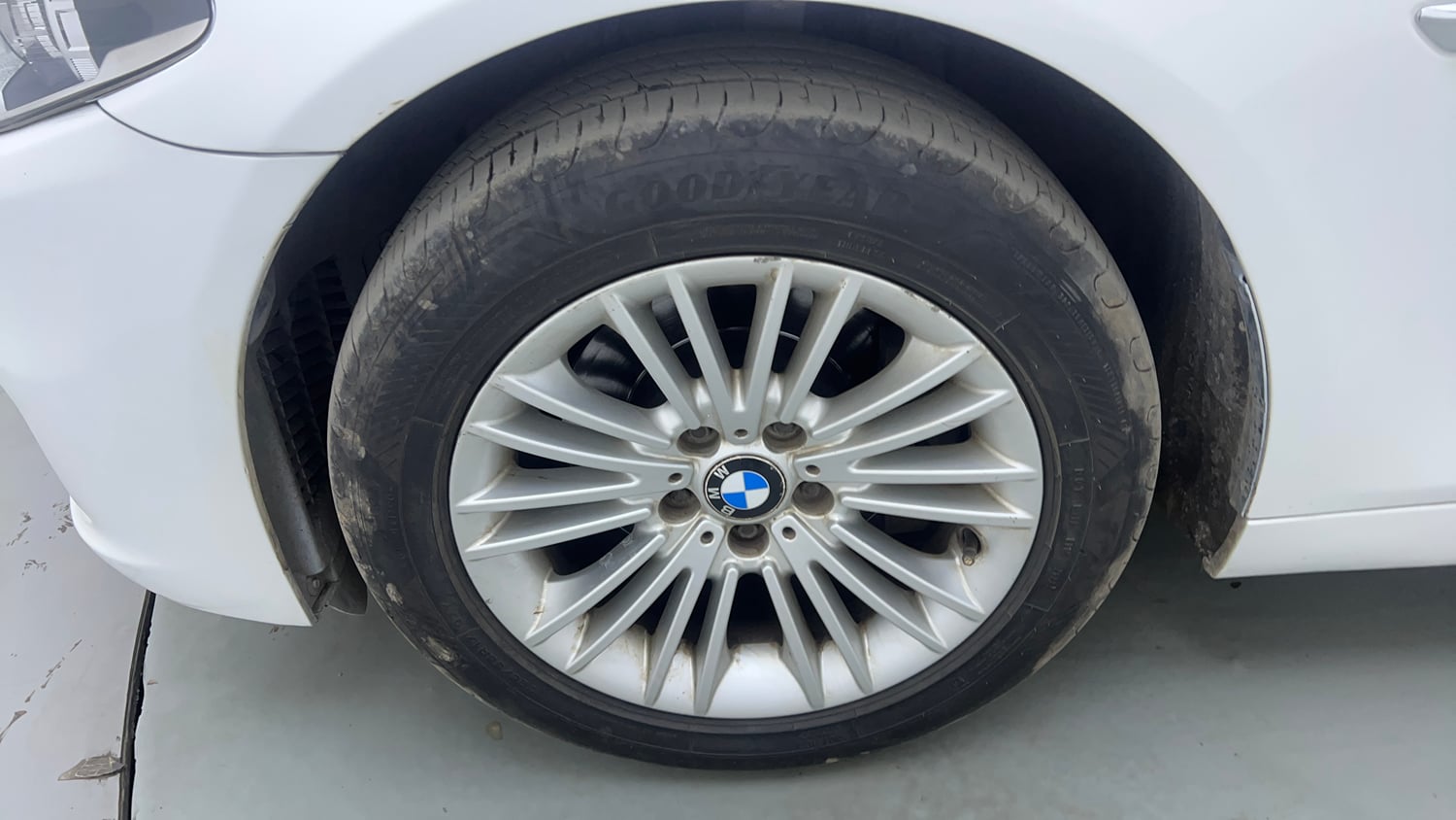 Used 2016 BMW 5 Series 520d Luxury Line Diesel Automatic tyres LEFT FRONT TYRE RIM VIEW