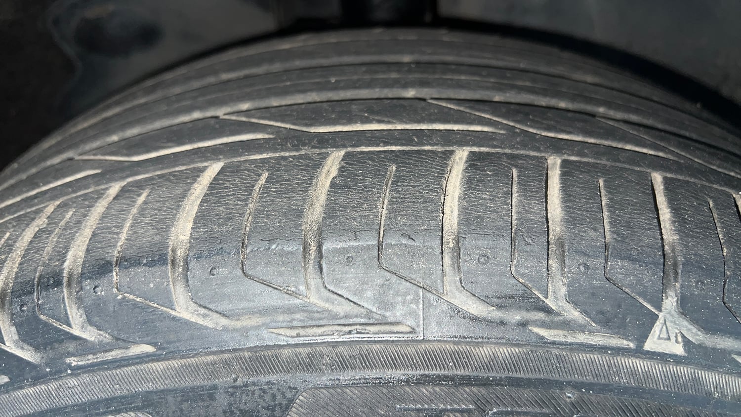 Used 2021 BMW X1 sDrive20i xLine Petrol Automatic tyres RIGHT FRONT TYRE TREAD VIEW