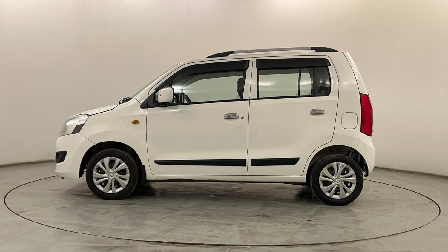 Used 2016 Maruti Suzuki Wagon R 1.0 VXI AMT Petrol Automatic exterior LEFT SIDE VIEW