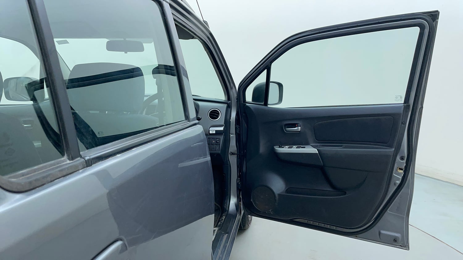 Used 2012 Maruti Suzuki Wagon R 1.0 VXi Petrol Manual interior RIGHT FRONT DOOR OPEN VIEW