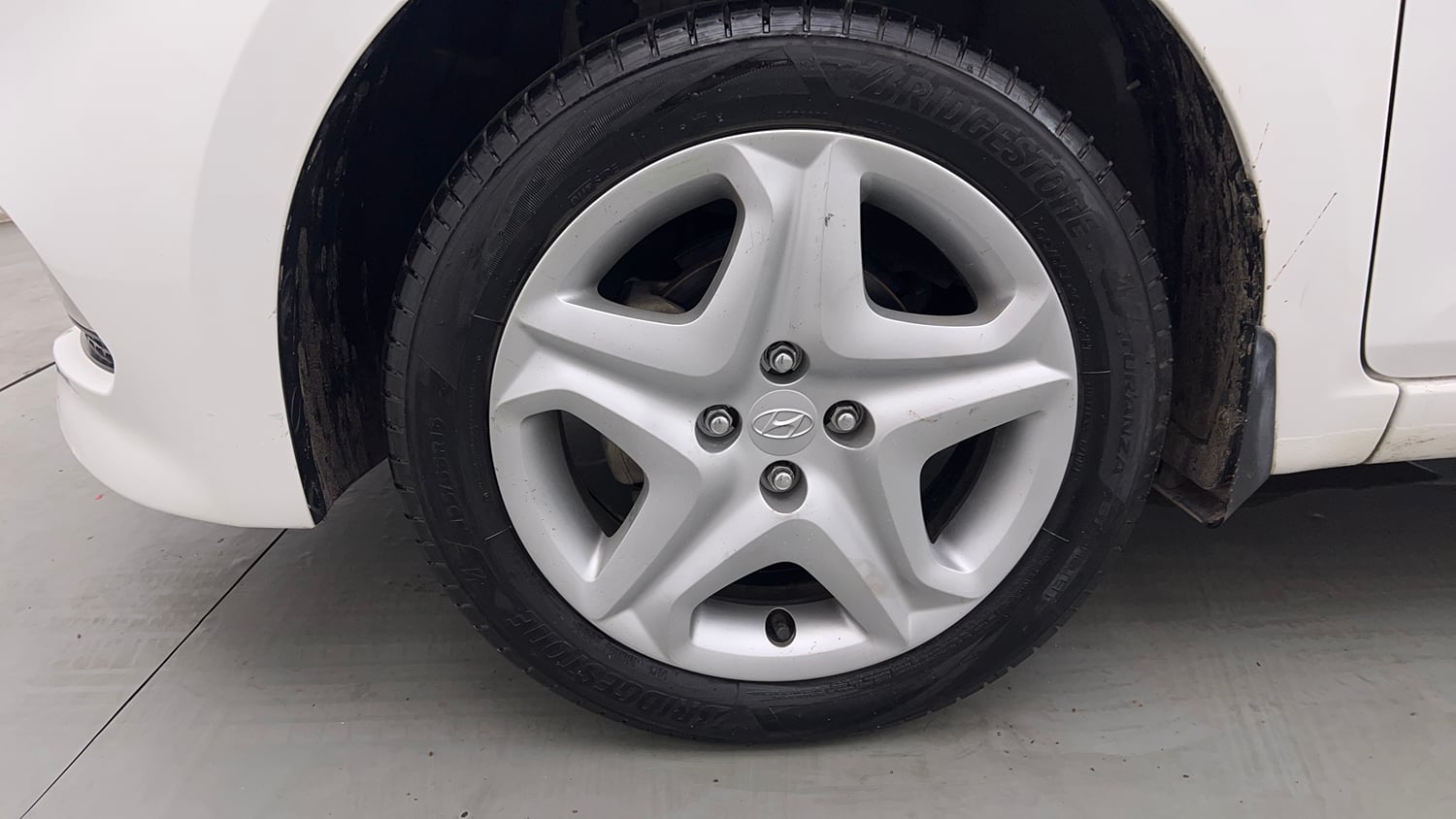 Used 2018 Hyundai Elite i20 Asta 1.2 Petrol Manual tyres LEFT FRONT TYRE RIM VIEW