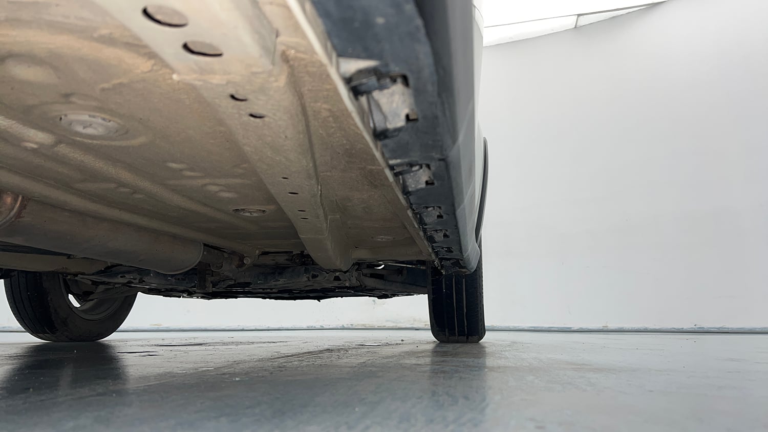 Used 2023 Maruti Suzuki Ignis Zeta 1.2 MT Petrol Manual extra REAR RIGHT UNDERBODY VIEW