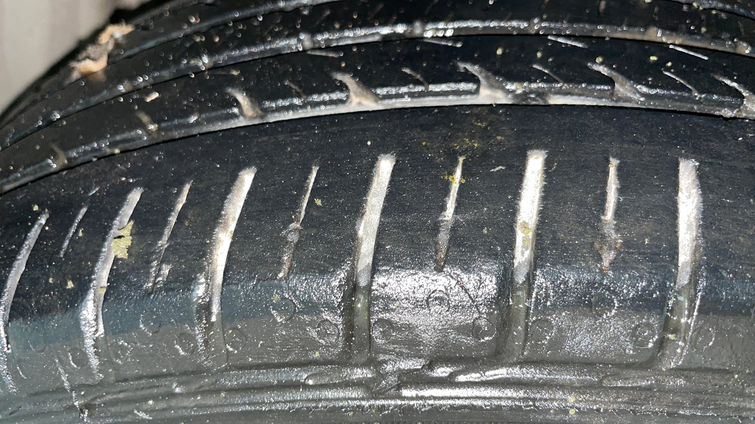 Used 2017 Maruti Suzuki Ciaz Alpha 1.4 MT Petrol Manual tyres LEFT FRONT TYRE TREAD VIEW