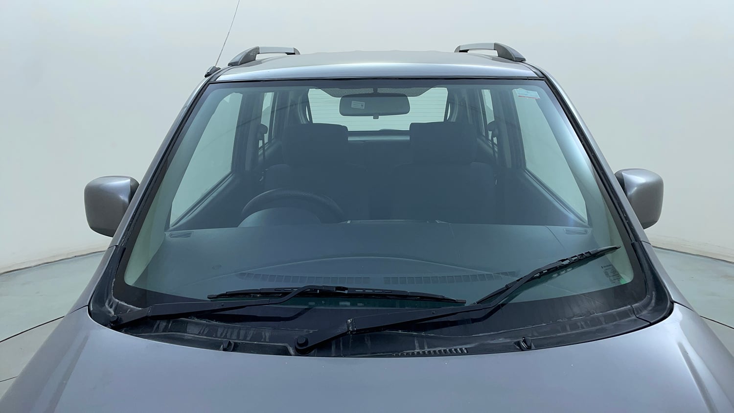 Used 2012 Maruti Suzuki Wagon R 1.0 VXi Petrol Manual exterior FRONT WINDSHIELD VIEW