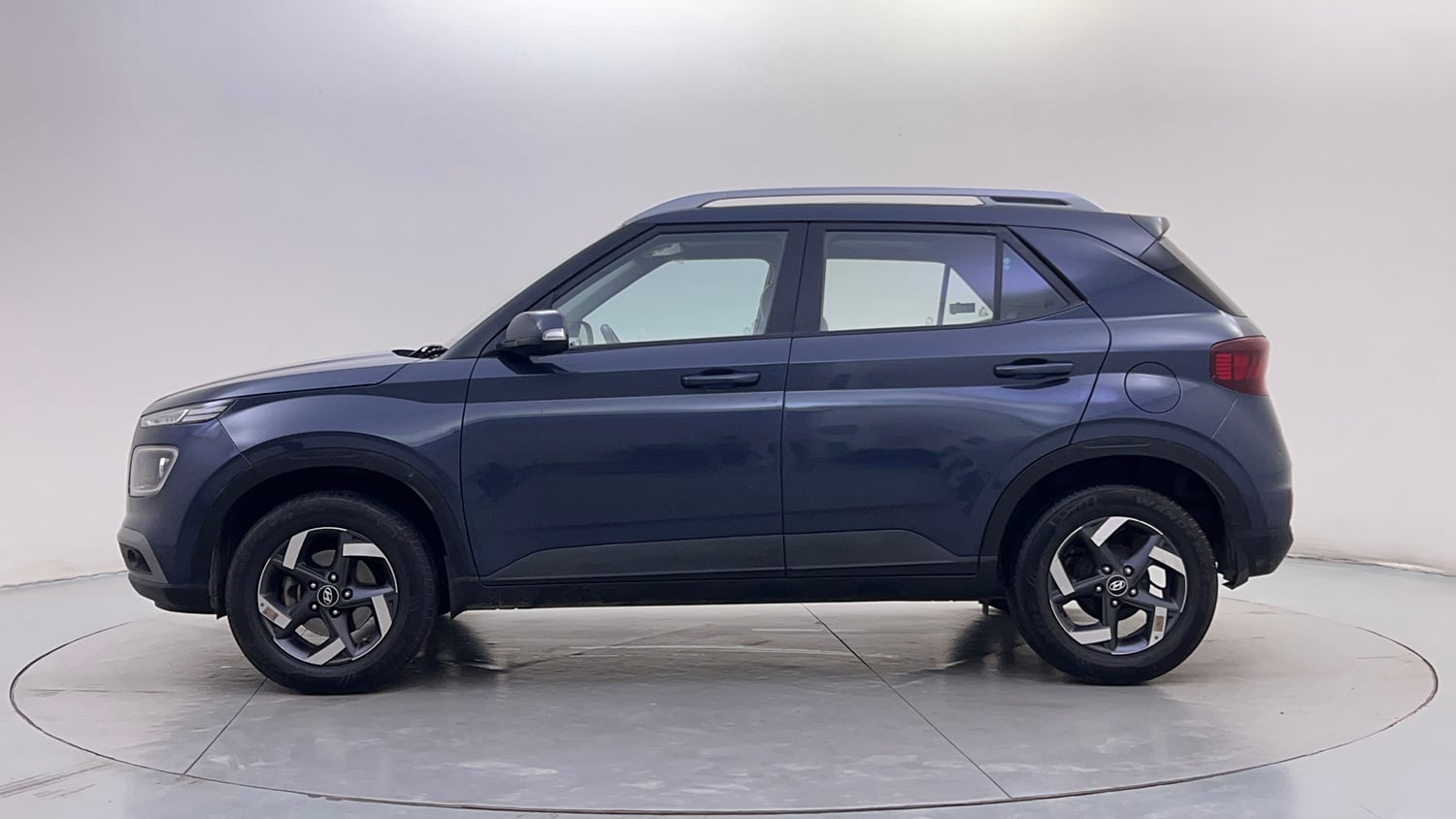 Used 2022 Hyundai Venue SX 1.5 CRDi Diesel Manual exterior LEFT SIDE VIEW