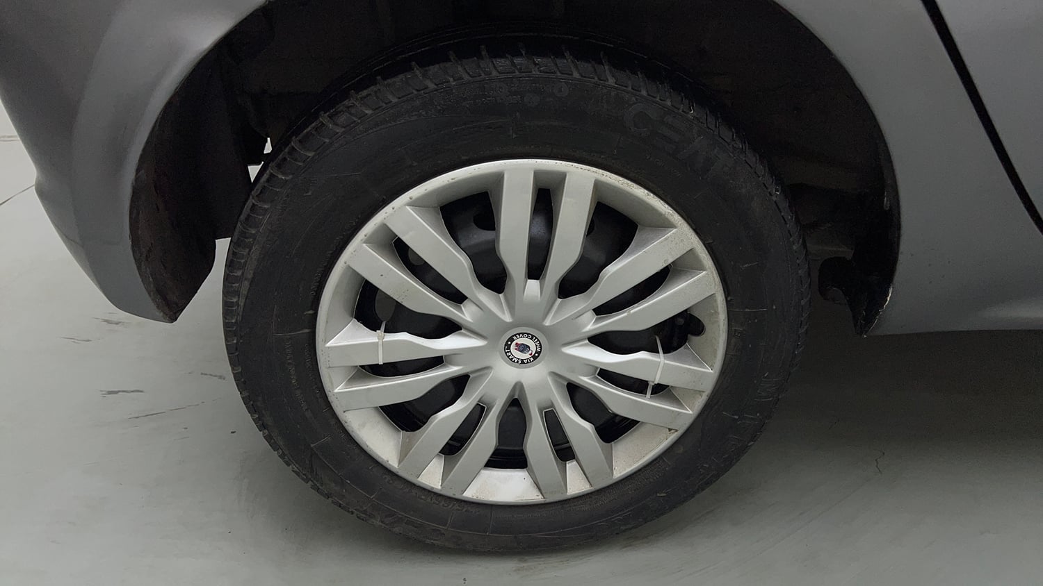 Used 2018 Tata Tiago Revotron XT Petrol Manual tyres RIGHT REAR TYRE RIM VIEW