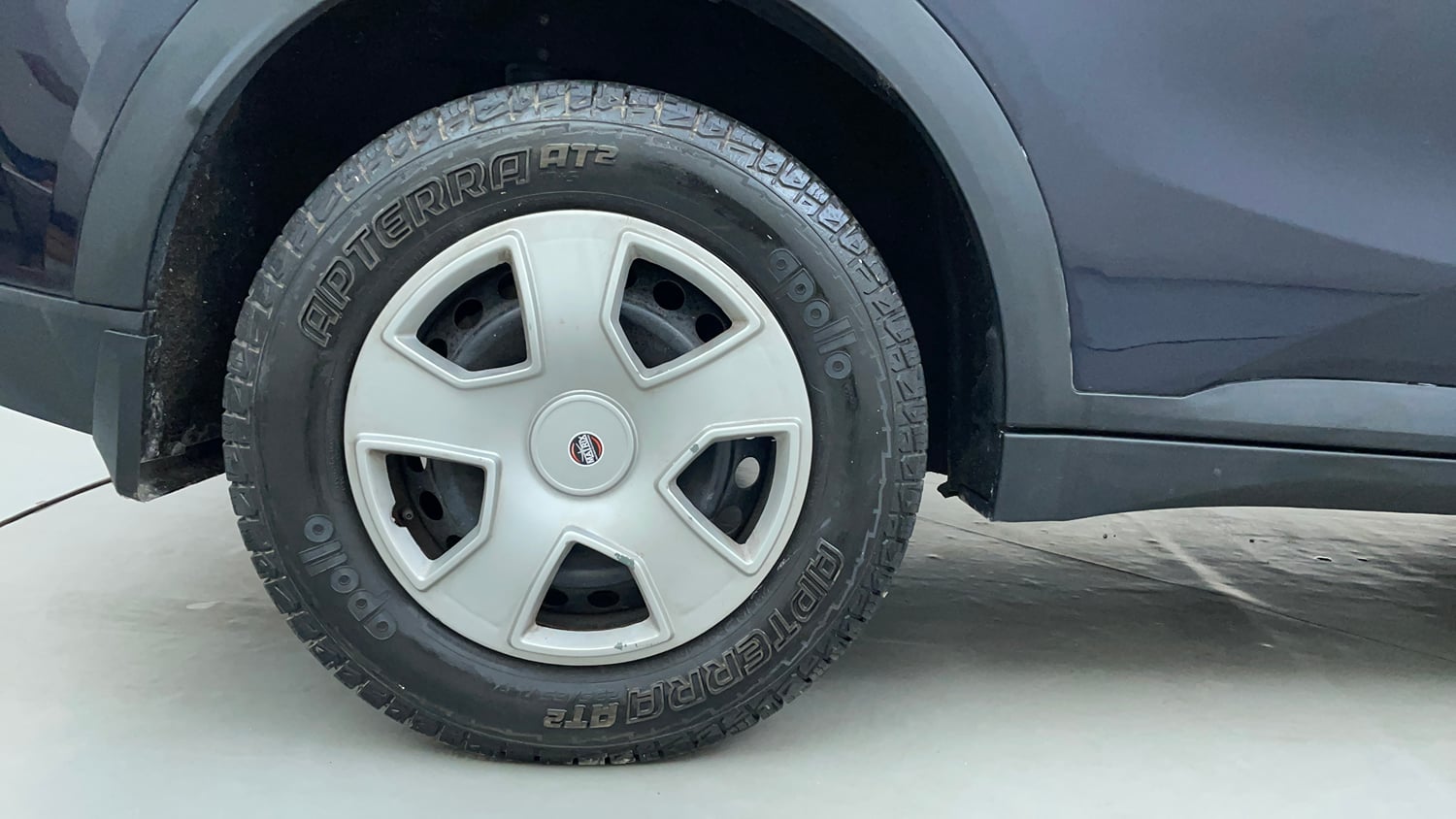 Used 2022 Mahindra XUV700 AX 3 Petrol MT 5 STR Petrol Manual tyres RIGHT REAR TYRE RIM VIEW