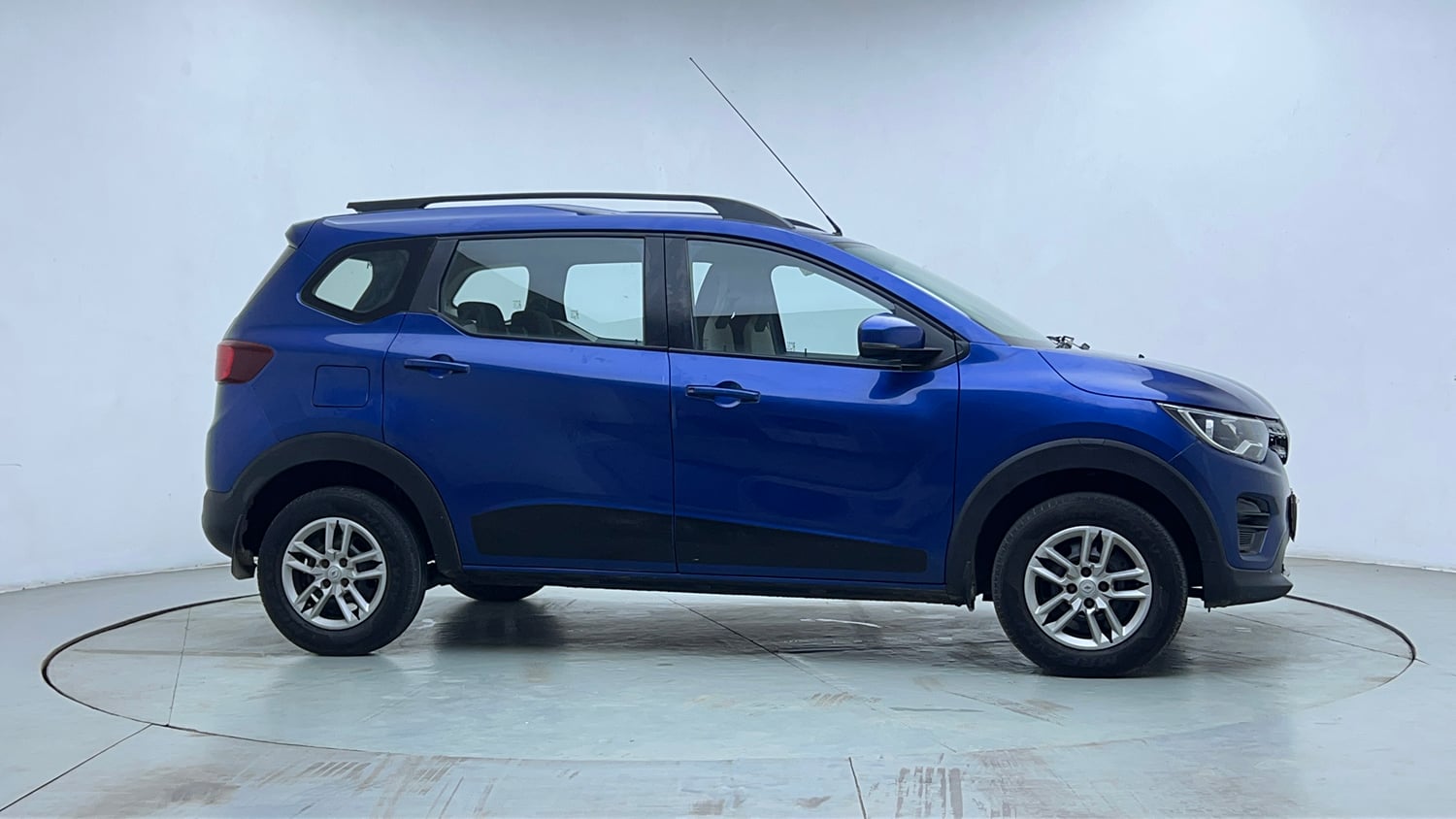 Used 2021 Renault Triber RXT Petrol Manual exterior RIGHT SIDE VIEW