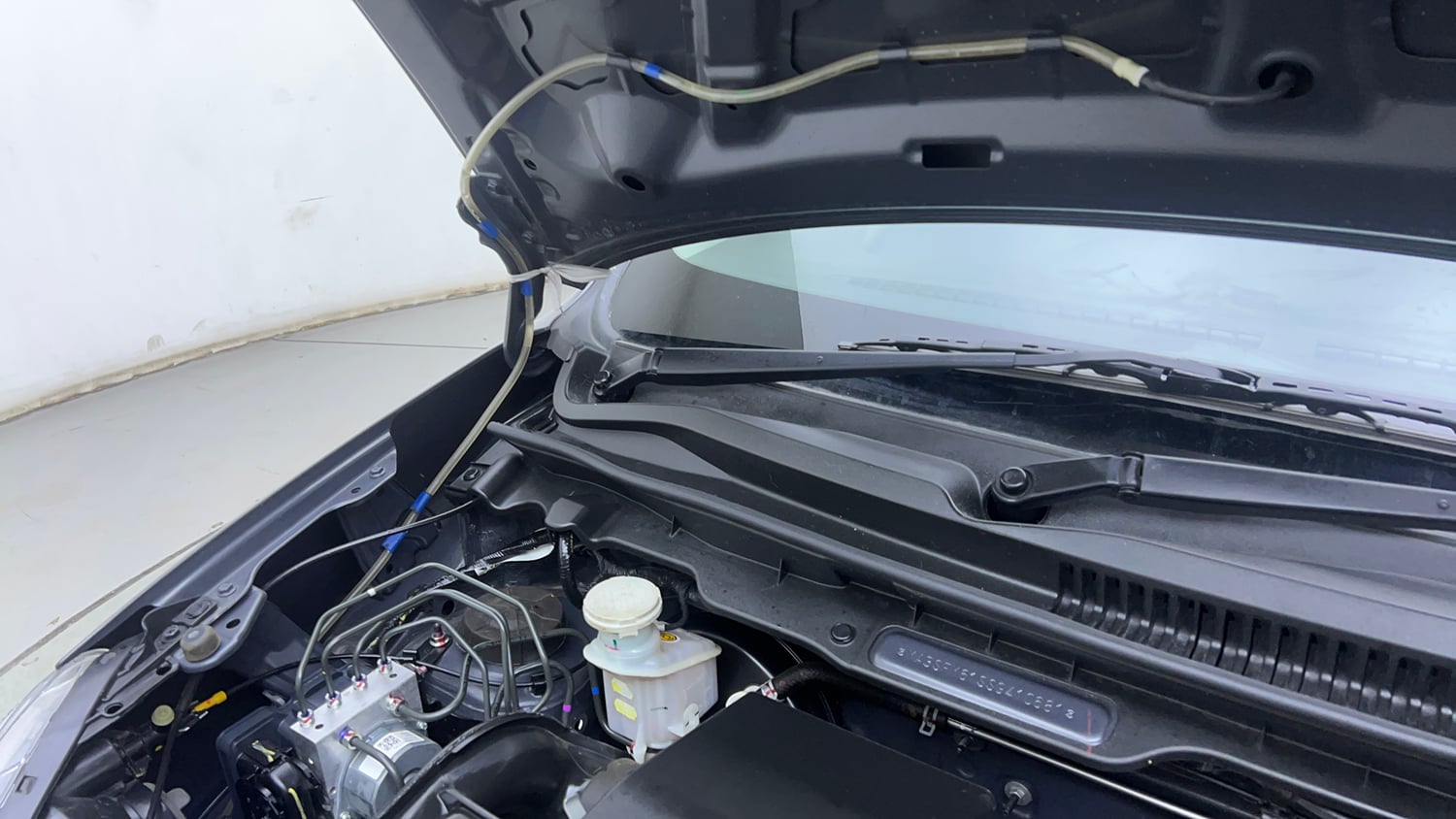 Used 2025 Maruti Suzuki Alto K10 VXi Plus (O) Petrol Manual engine ENGINE RIGHT SIDE HINGE & APRON VIEW