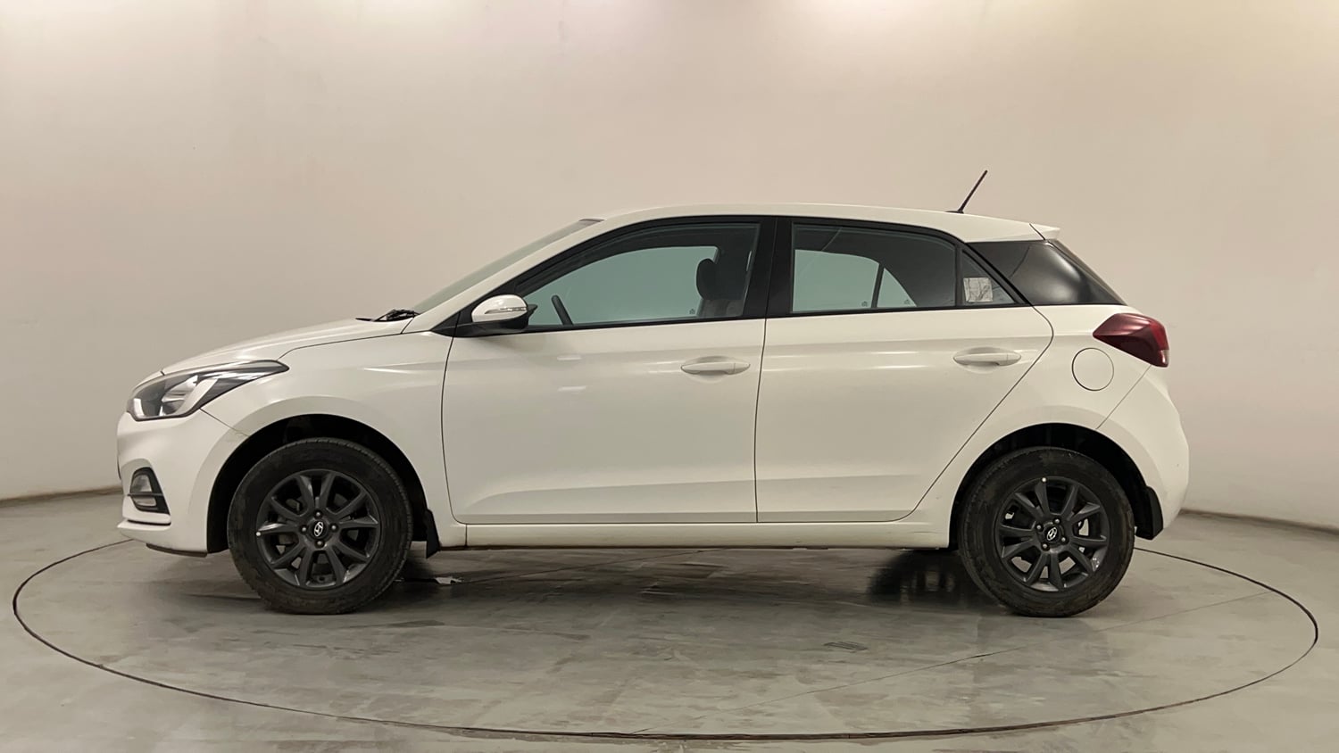 Used 2018 Hyundai Elite i20 Asta 1.2 Petrol Manual exterior LEFT SIDE VIEW