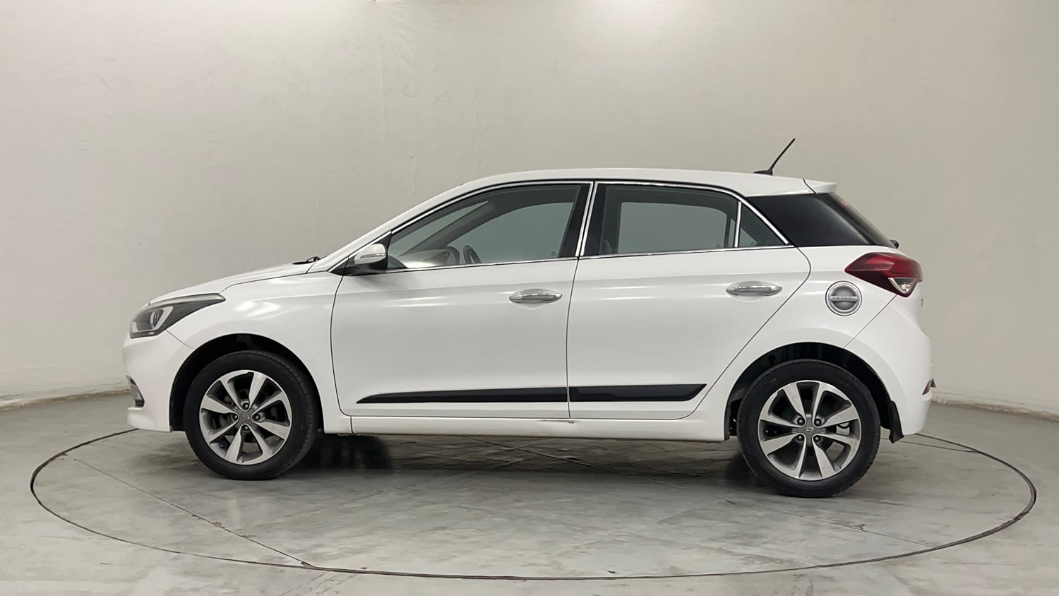 Used 2018 Hyundai Elite i20 Asta 1.2 (O) Petrol Manual exterior LEFT SIDE VIEW