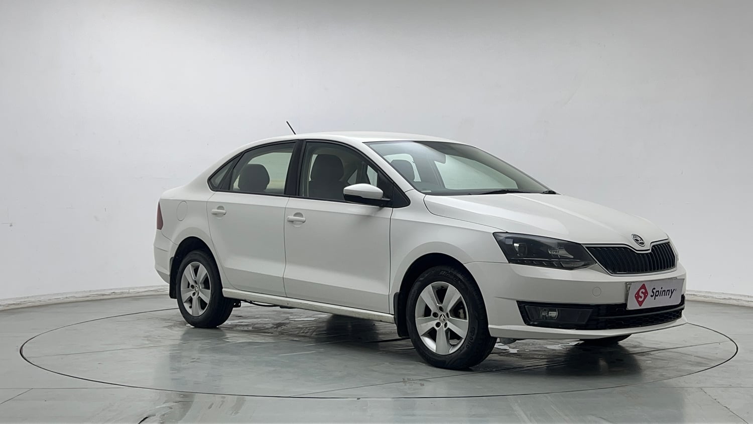 Used 2019 Skoda Rapid Ambition 1.6 MPI Petrol Manual exterior RIGHT FRONT CORNER VIEW