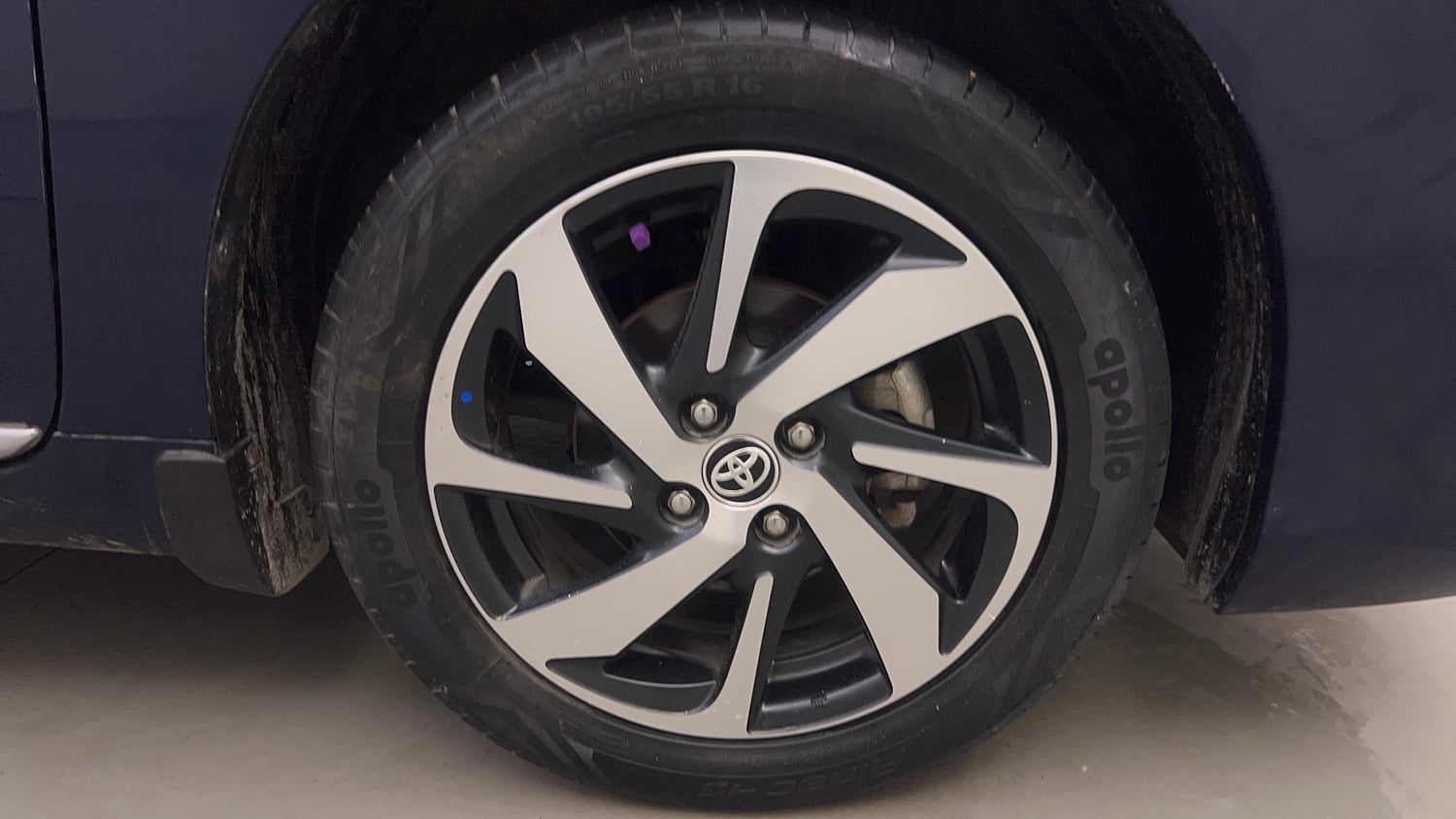 Used 2022 Toyota Glanza G Petrol Manual tyres RIGHT FRONT TYRE RIM VIEW