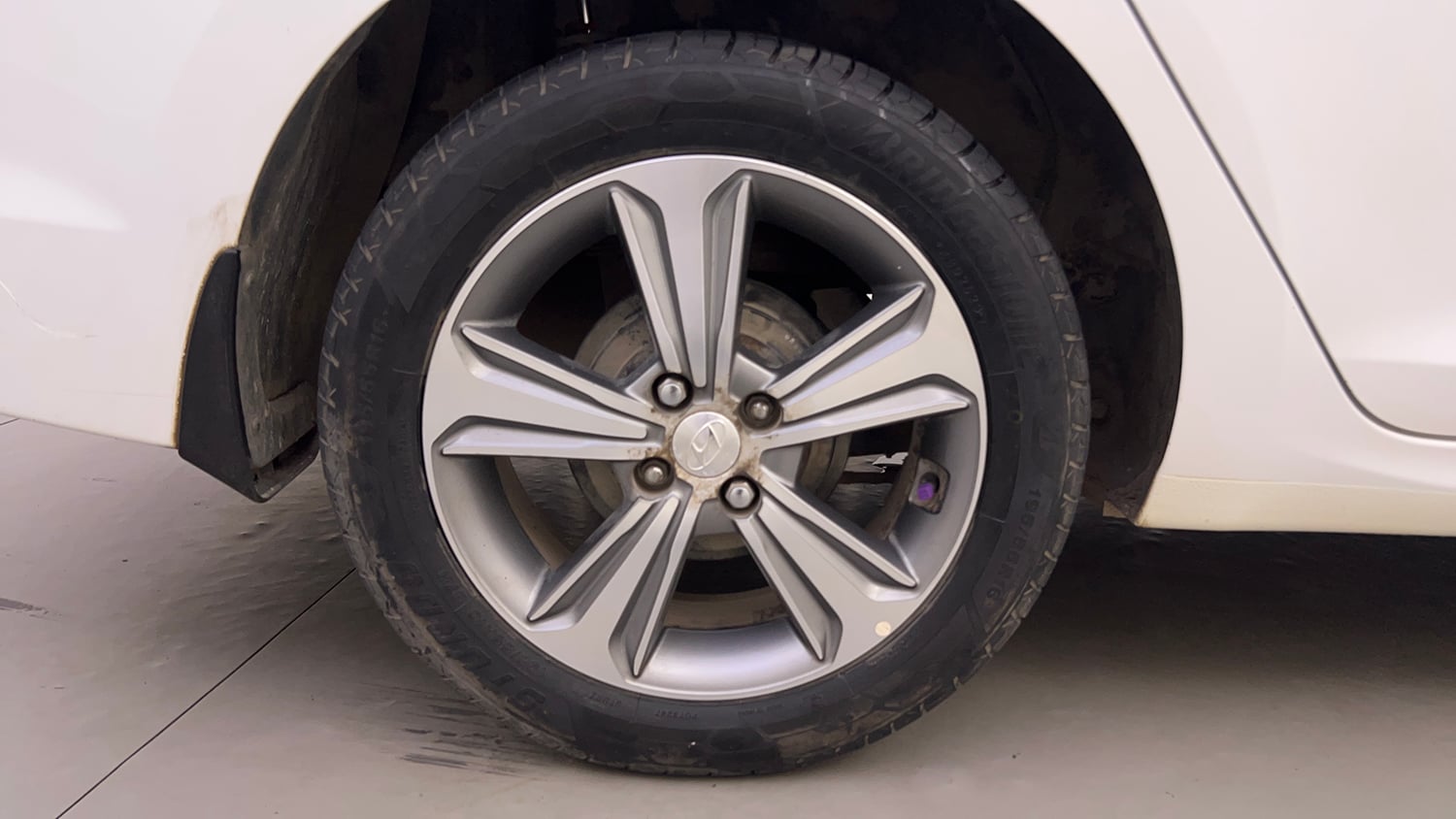 Used 2019 Hyundai Verna SX (O) 1.6 VTVT AT Petrol Automatic tyres RIGHT REAR TYRE RIM VIEW