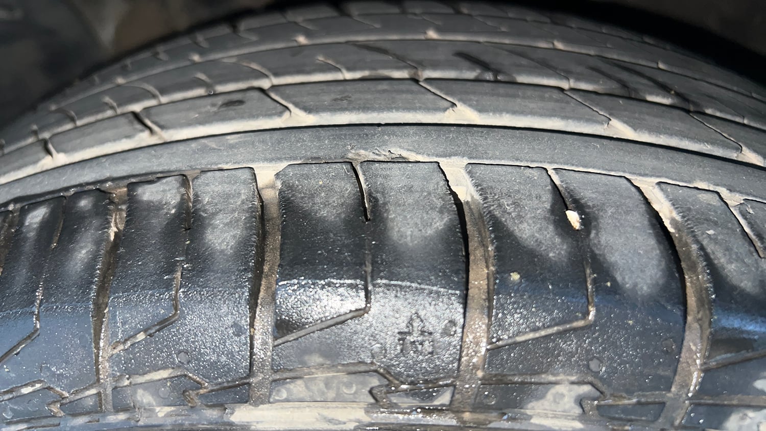 Used 2019 Hyundai Creta SX 1.6 AT Petrol Petrol Automatic tyres LEFT FRONT TYRE TREAD VIEW