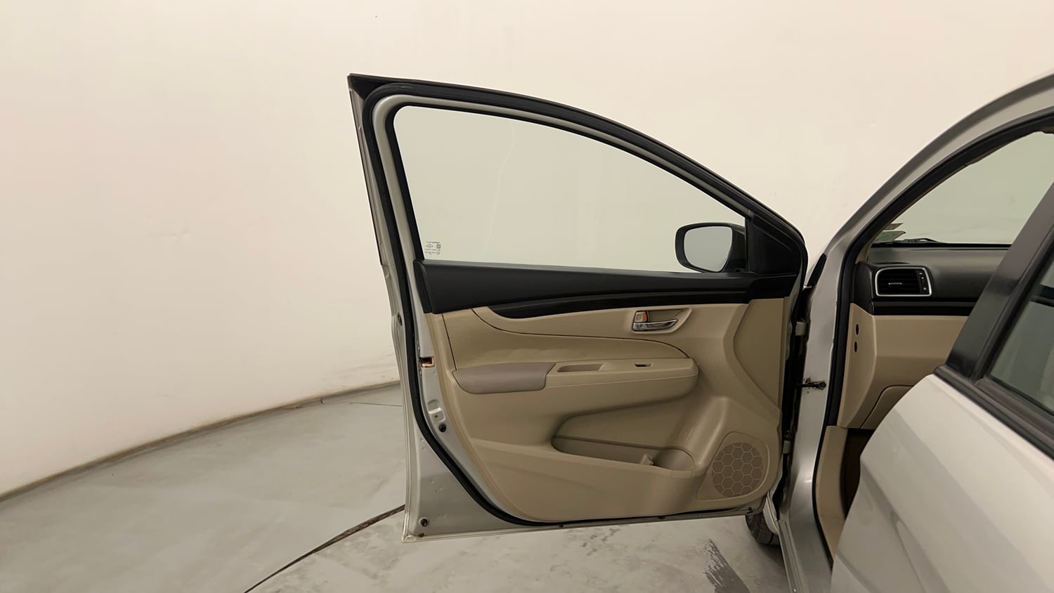 Used 2015 Maruti Suzuki Ciaz VXi+ Petrol Manual interior LEFT FRONT DOOR OPEN VIEW