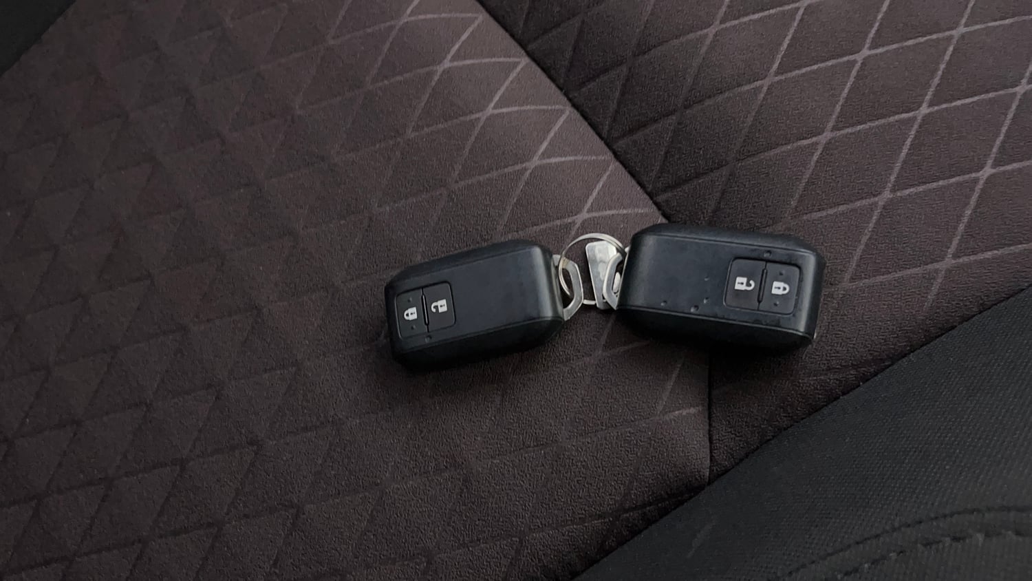 Used 2025 Maruti Suzuki Grand Vitara Delta Smart Hybrid Petrol Manual extra CAR KEY VIEW