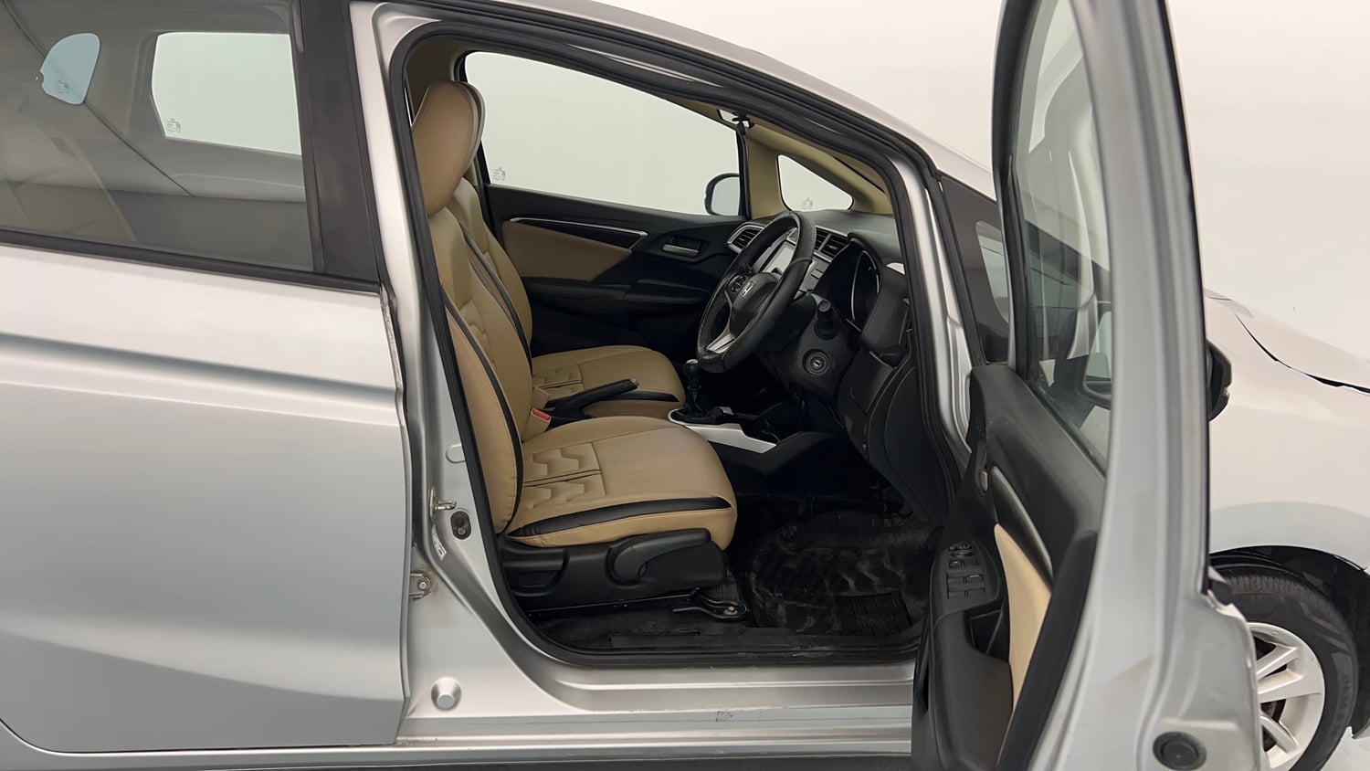 Used 2016 Honda Jazz V Petrol Petrol Manual interior RIGHT SIDE FRONT DOOR CABIN VIEW