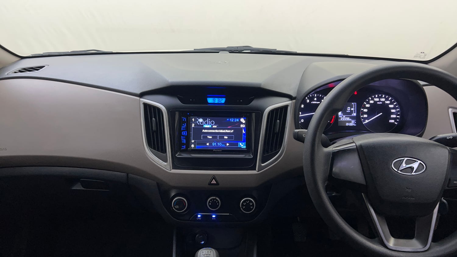 Used 2016 Hyundai Creta 1.6 Base Petrol Petrol Manual interior MUSIC SYSTEM & AC CONTROL VIEW