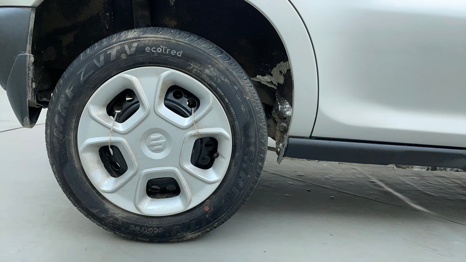 Used 2022 Maruti Suzuki S-Presso VXi (O) AMT Petrol Automatic tyres RIGHT REAR TYRE RIM VIEW