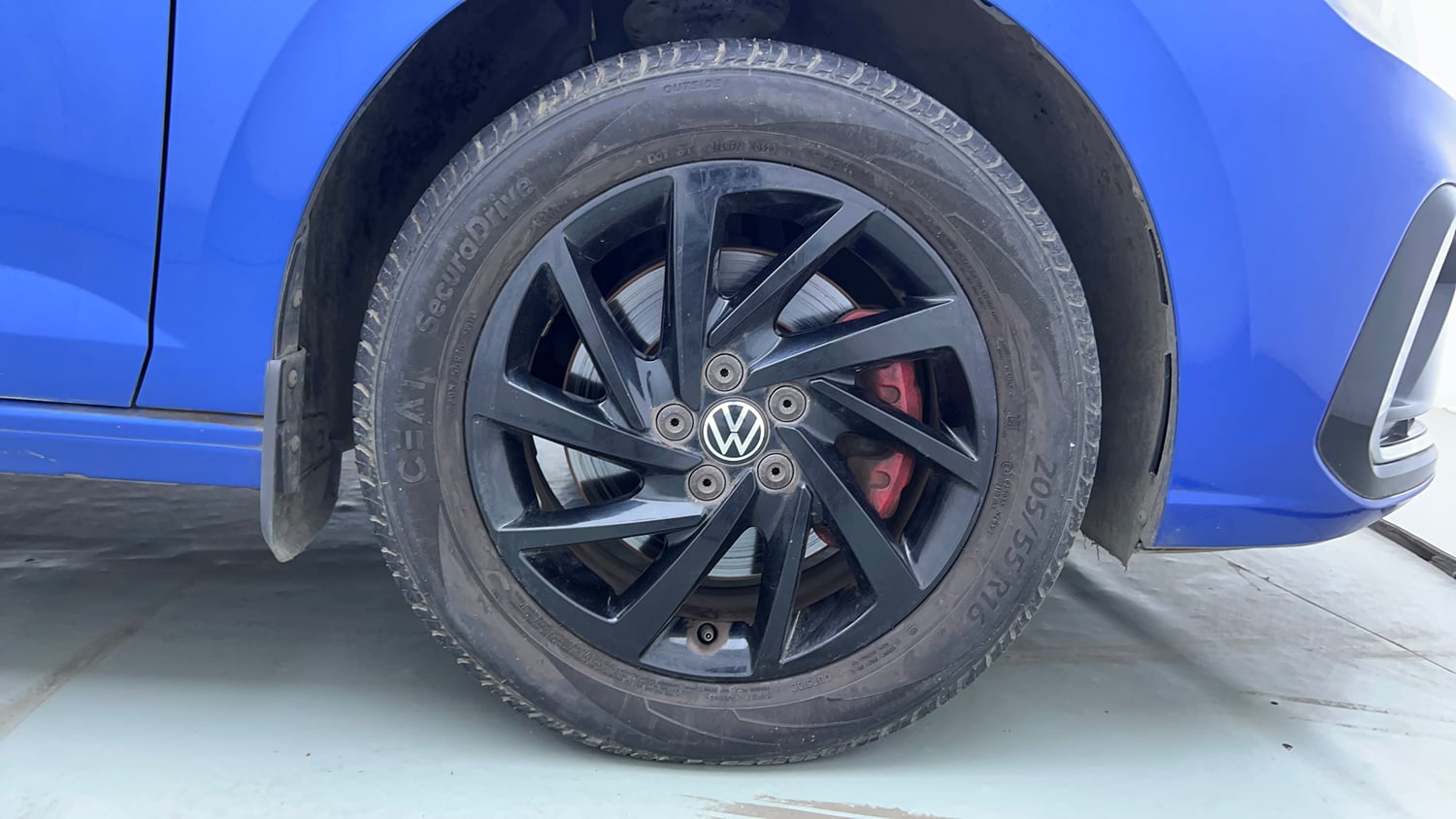 Used 2023 Volkswagen Virtus GT Plus 1.5 TSI EVO DSG Petrol Automatic tyres RIGHT FRONT TYRE RIM VIEW