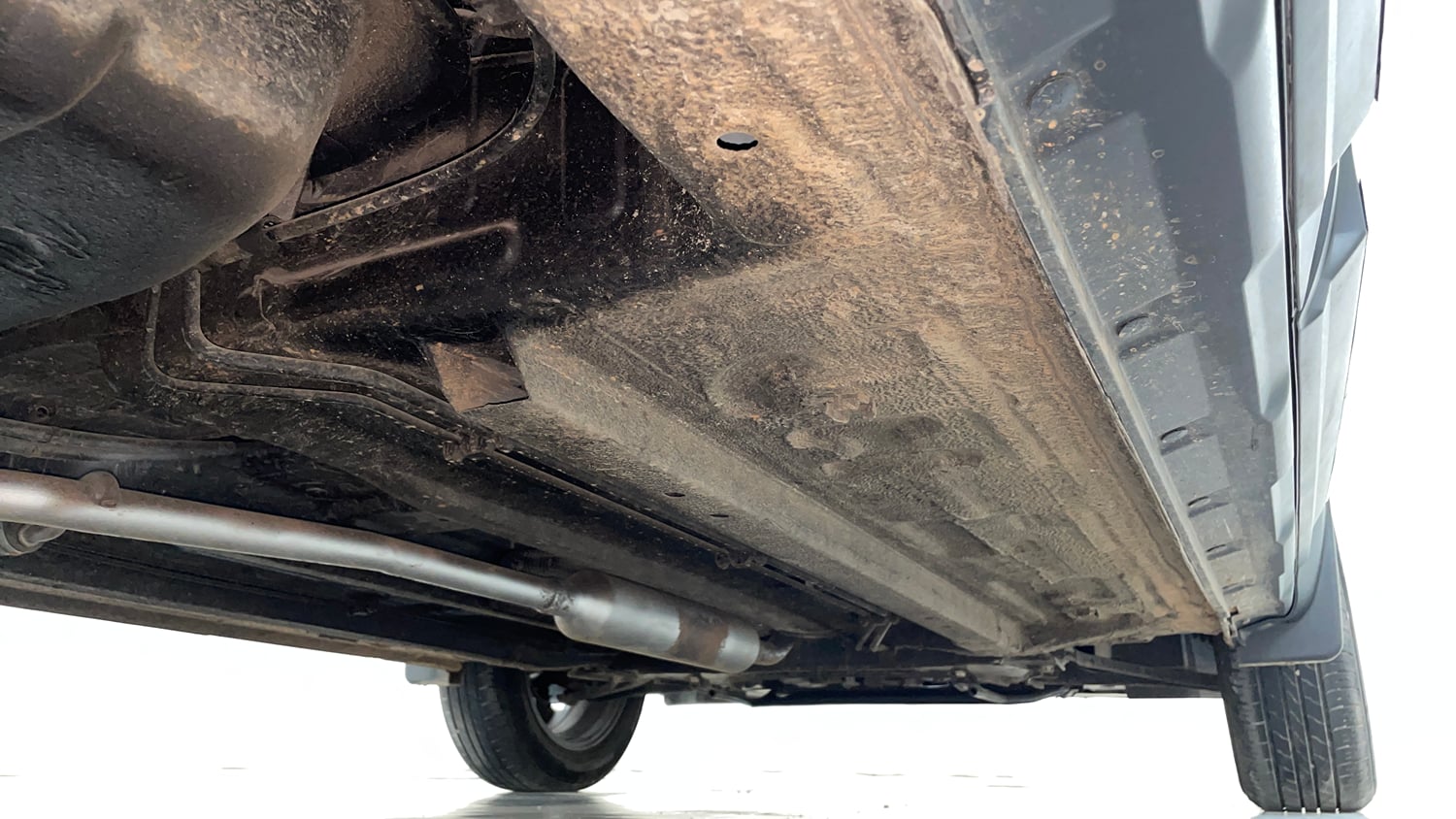 Used 2024 Renault Kiger RXZ MT Petrol Manual extra REAR RIGHT UNDERBODY VIEW