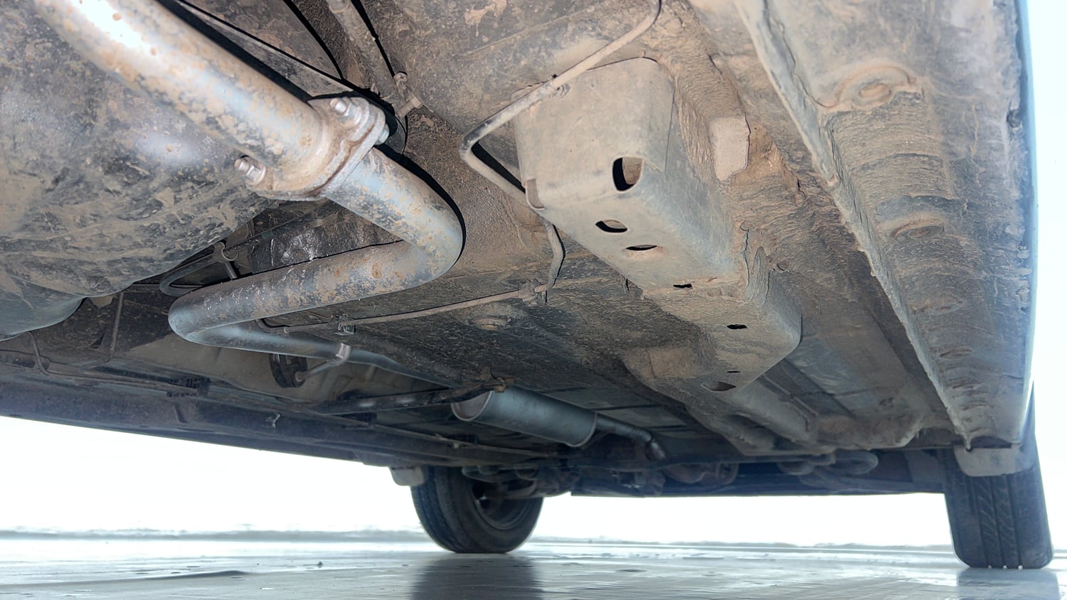 Used 2020 Tata Tiago XZA Plus Petrol Automatic extra REAR RIGHT UNDERBODY VIEW