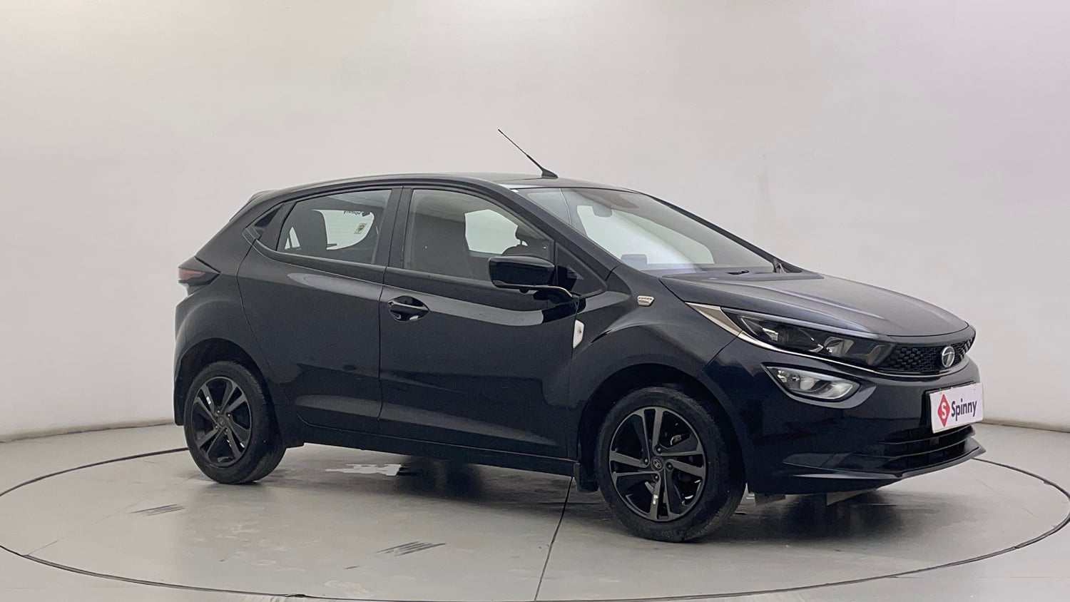 Used 2022 Tata Altroz XZ Plus Petrol Dark Edition Petrol Manual exterior RIGHT FRONT CORNER VIEW