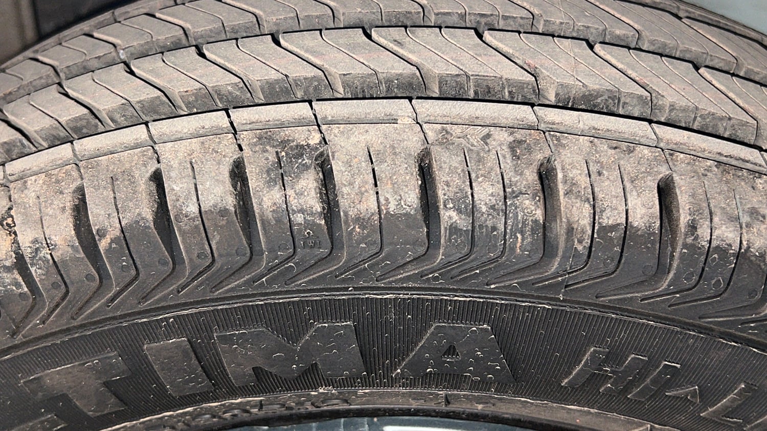 Used 2013 Maruti Suzuki Alto 800 Lxi Petrol Manual tyres LEFT REAR TYRE TREAD VIEW