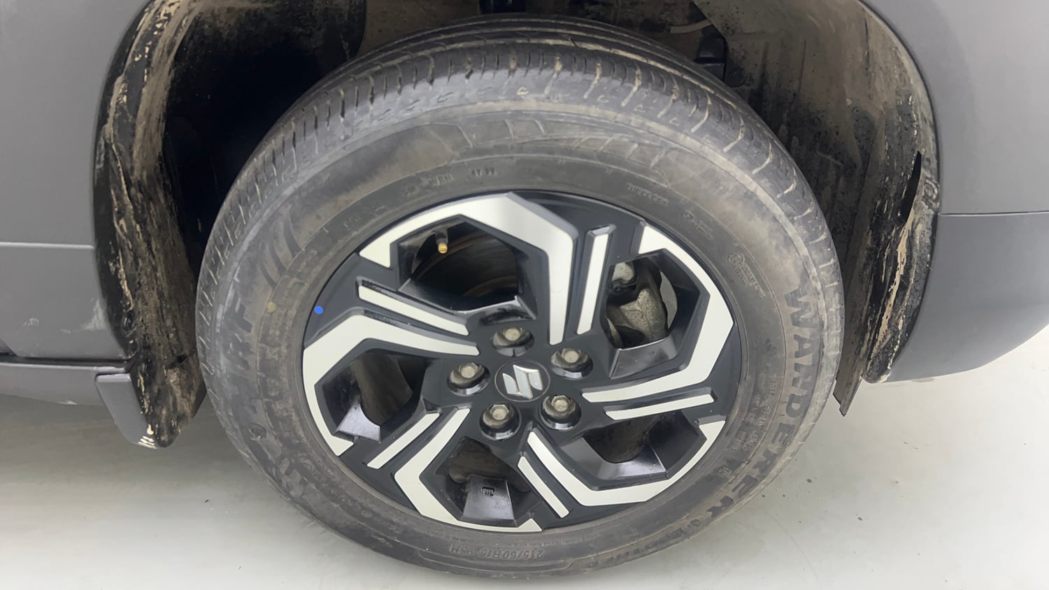 Used 2023 Maruti Suzuki Brezza ZXi Plus AT Petrol Automatic tyres RIGHT FRONT TYRE RIM VIEW